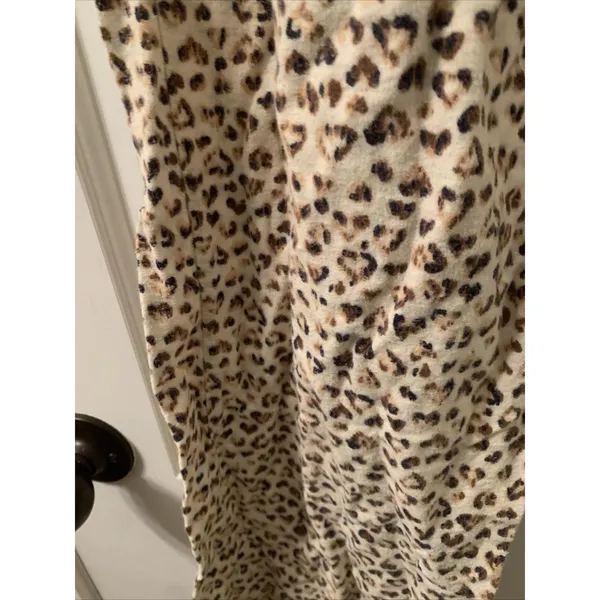 Meg & Lilly Women's Leopard Print 2pc Pajama Pant Set Top & Pants Size Large - Image 10