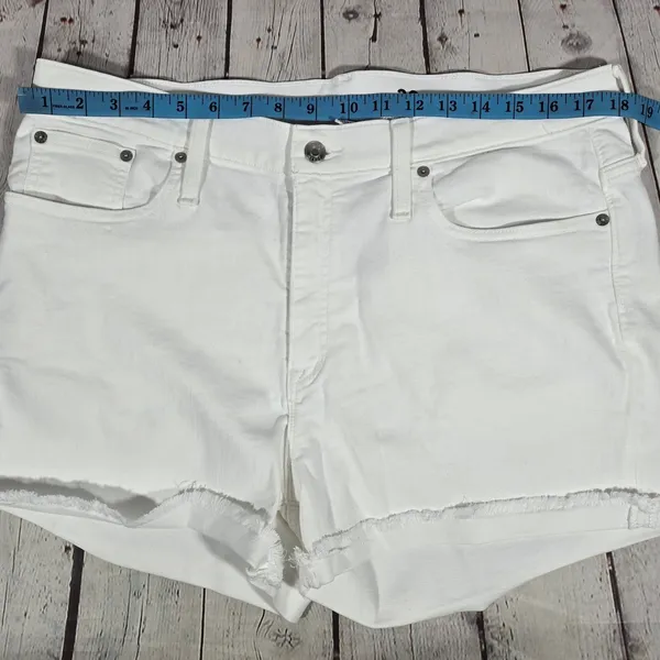 J Crew Mid Rise Short White‎ Denim Cutoff Frayed Hem Size 32 - Image 9