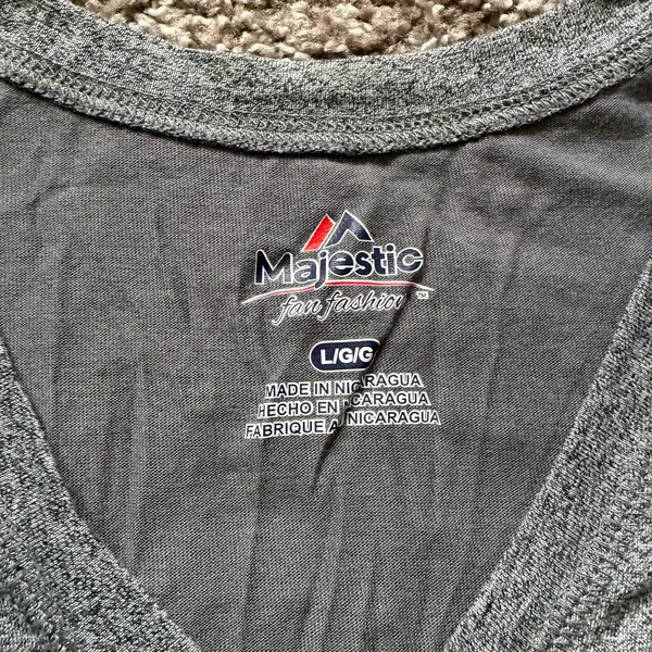 Majestic Detroit Lions Shimmery V-Neck Tee Size L - Image 3