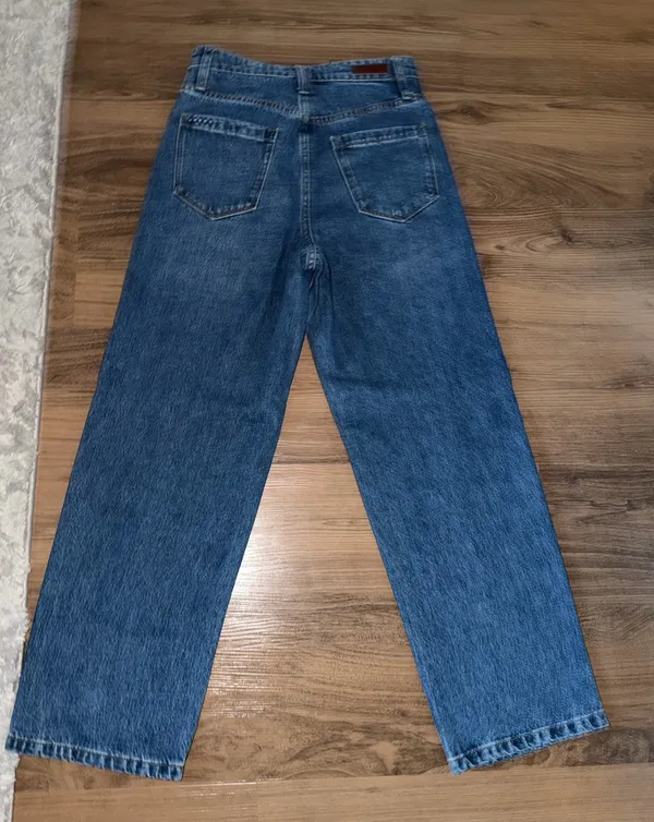 BLANKNYC High-Waisted Straight Jeans - Image 2