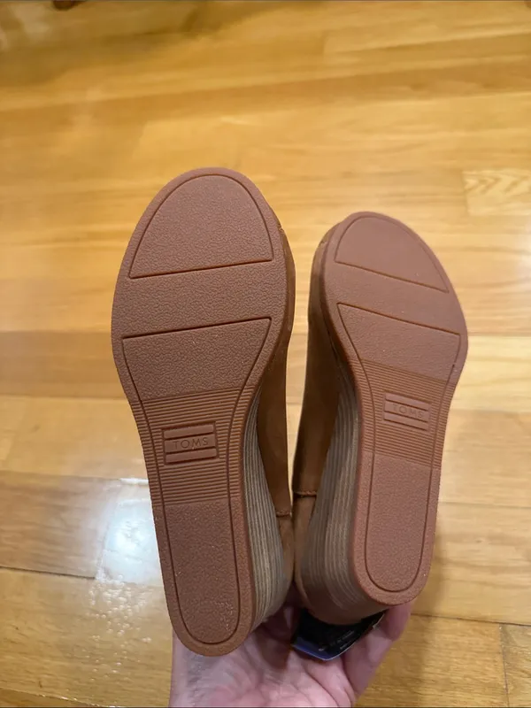 Toms NWT Kelsey wedge pull on booties size 5 . - Image 7
