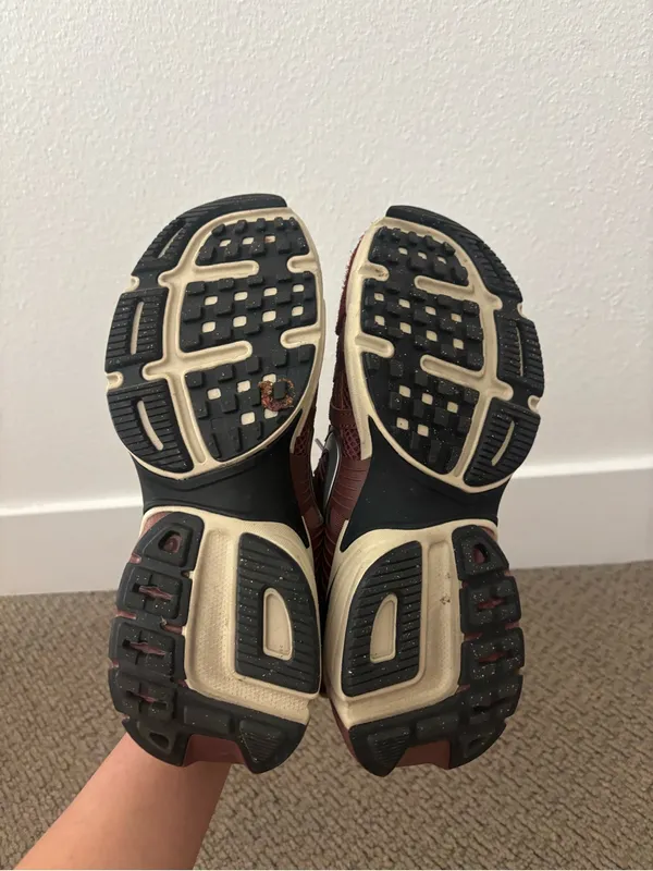 Nike Women's V2K Run in Dark Pony - Image 10