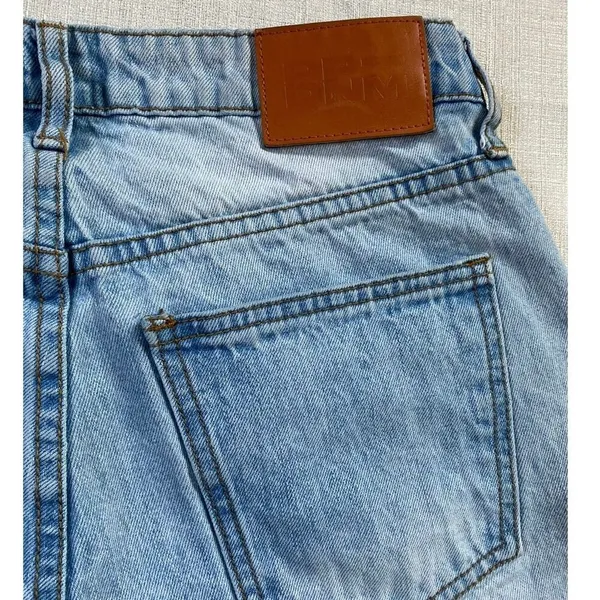 Princess Polly Light Wash High Rise Distressed Straight Leg Jeans‎ Size 6 - Image 9