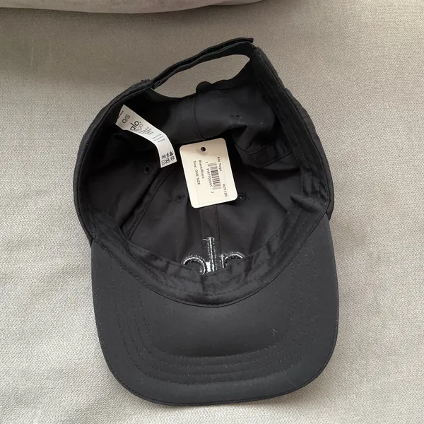 Alo Yoga Off-Duty Cap Black/Black - Image 6