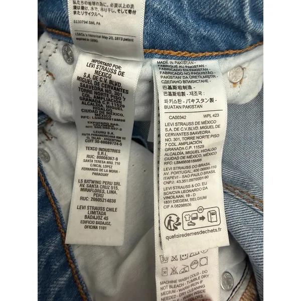 Levi's Premium 80s Mom Jeans Women 28 High Rise Tapered Light Wash Denim - Image 7