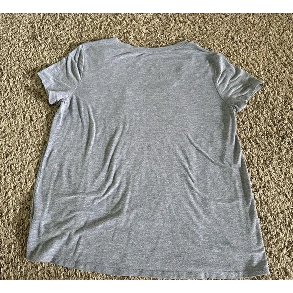SO Women's Gray Favorite V-Neck‎ Pocket Tee Size Large - Image 5