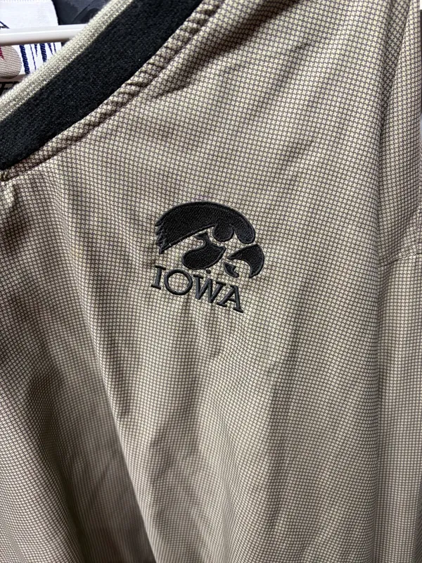Iowa Hawkeyes windbreaker Tan Size L - Image 3