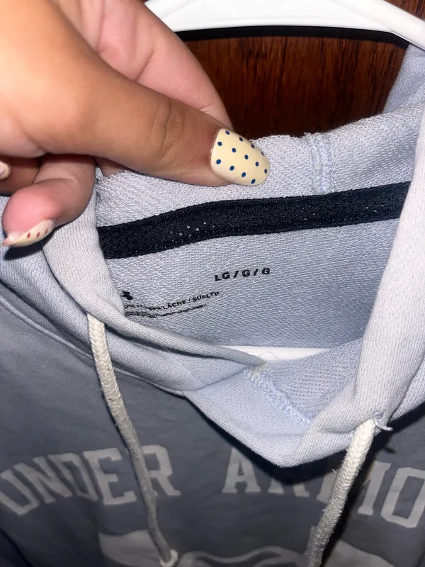 Women’s Under Armour Sweatshirt - Image 3