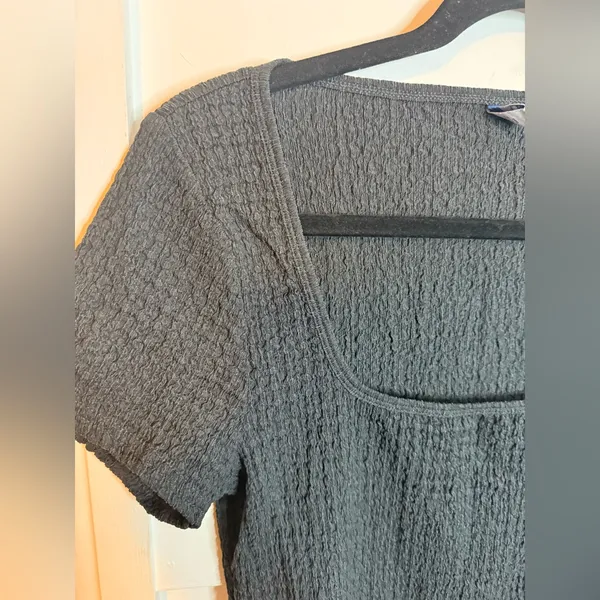 Old Navy Black Short Sleeve Square Neck Crepe Tee - Image 6