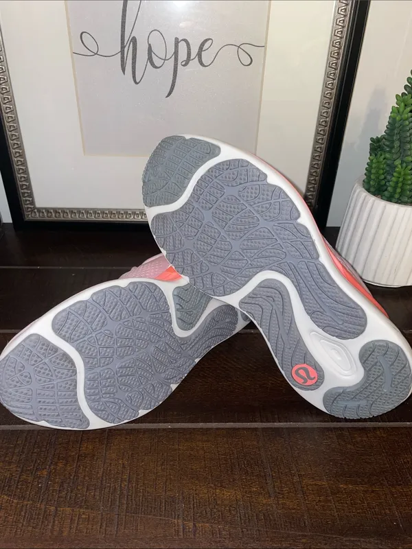 Lululemon Blissfeel Run Pink Athletic Running Sneakers Size 6 Like New - Image 13