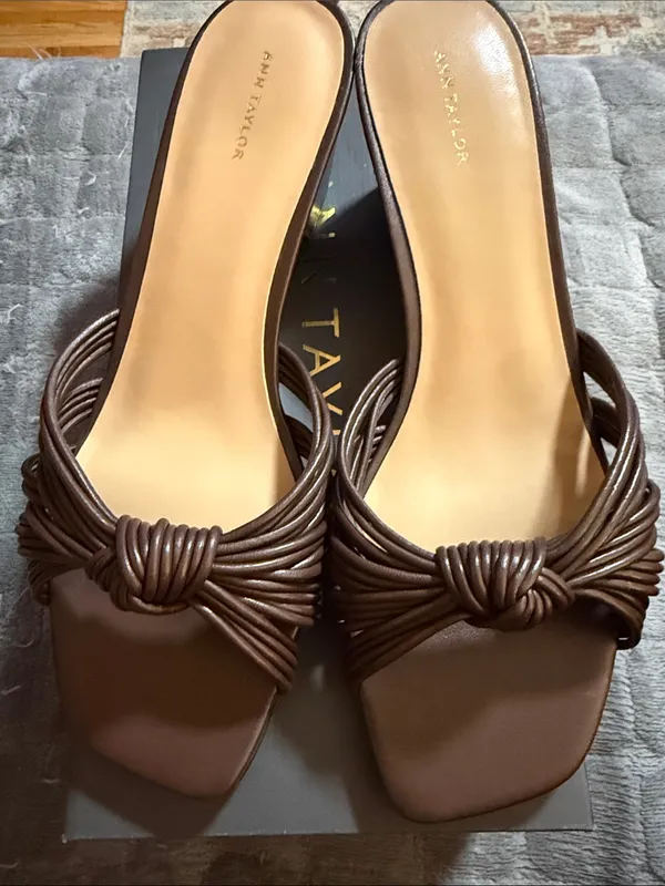 Ann Taylor Brown Knotted Leather Low Wedge Slide Sandals Shoes Mules NIB Size 9 - Image 2