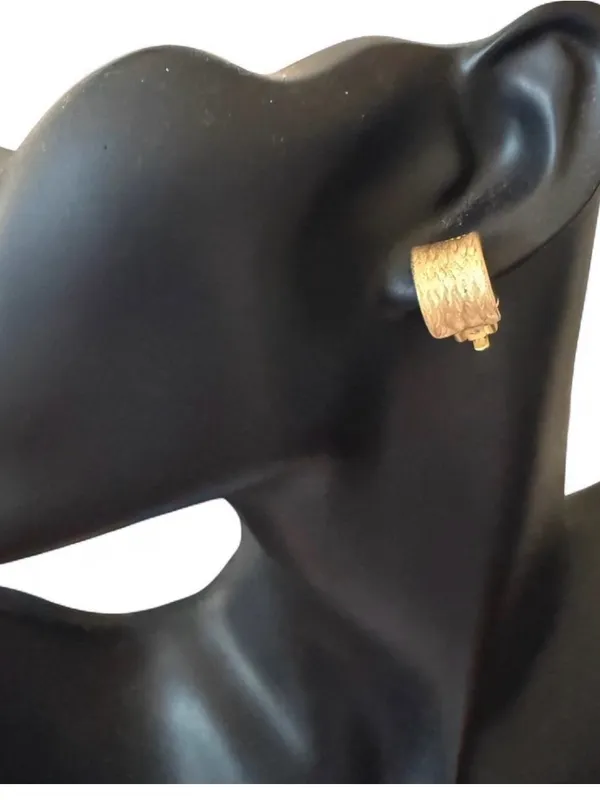 Vintage Gold textured hoop Clip on earrings with feather-like pattern - Image 3