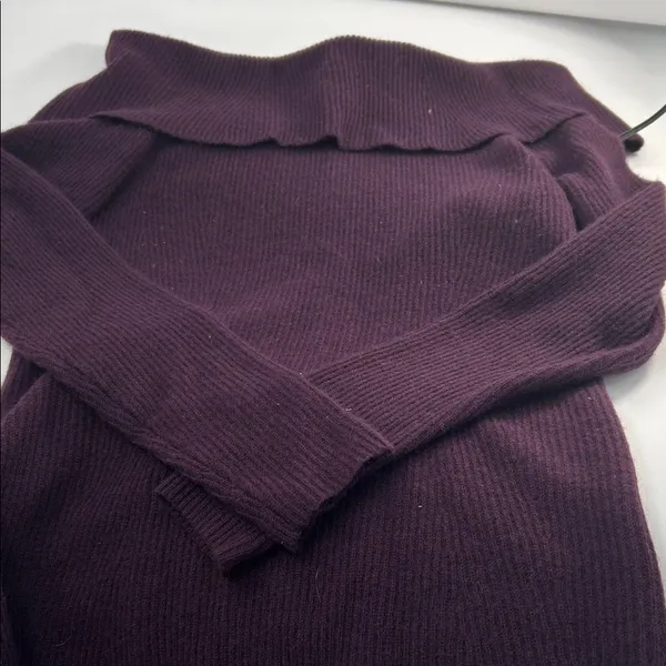 Bloomingdale's Off-the-Shoulder Plum Sweater cashmere - Image 5
