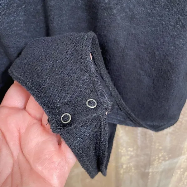 Abercrombie & Fitch Women’s Large Soft Cozy Navy Blue Button Down Bodysuit - Image 5