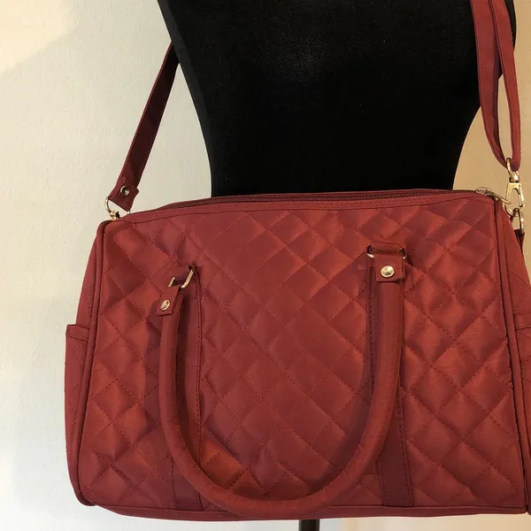 Quilted Burgundy Women’s Carryall Shoulder Bag - Image 4