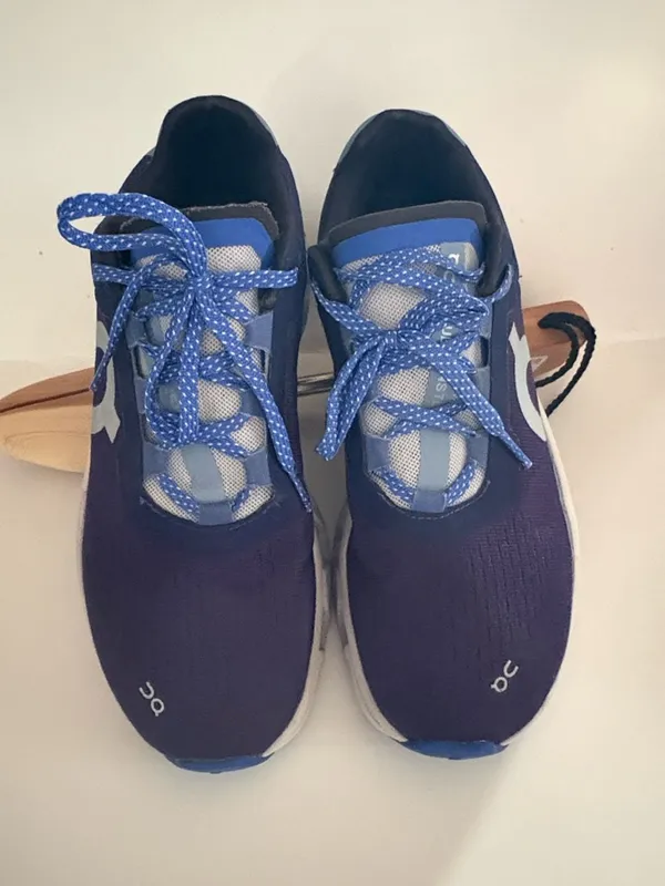 On Cloud Cloudmonster Running Shoes Navy Blue Light Blue Size 7.5 - Image 3