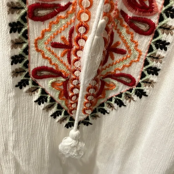 Hagel Embroidered pleasant blouse high low - Image 9