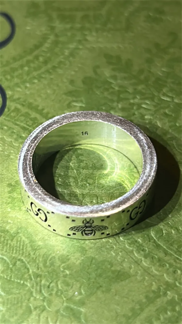 Gucci GG Signature Bee 6MM Silver 925 Semi Shiny Ring - Image 6