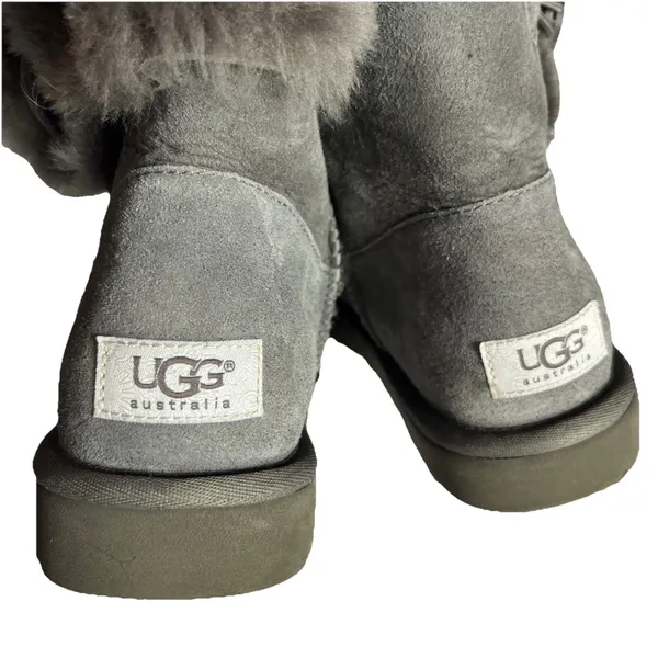 UGG Australia Bailey Button Grey Sheepskin Winter Boots 5803 Women's Size 8 - Image 3