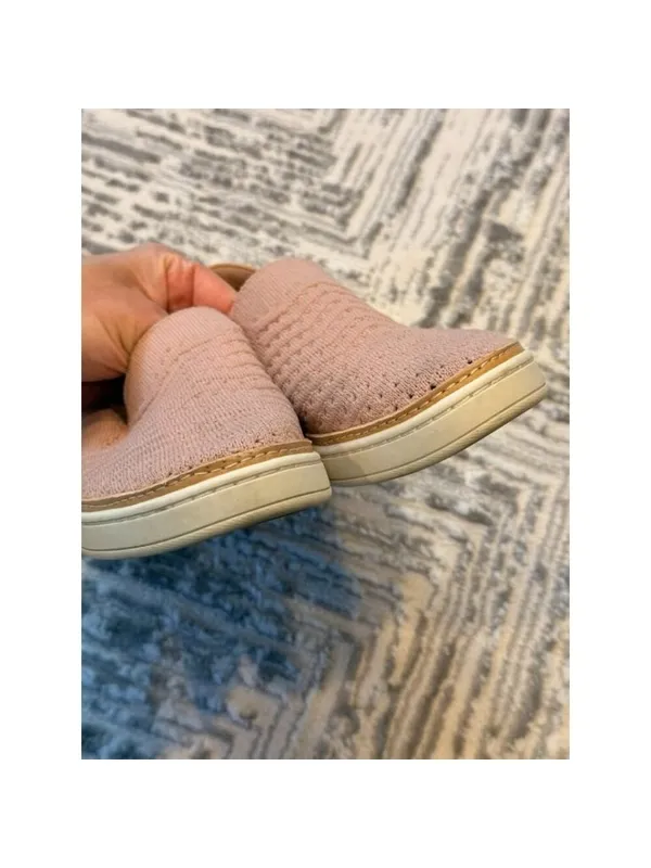 UGG women's size 8 Sammy Chevron Sneaker 1102560 - Image 5
