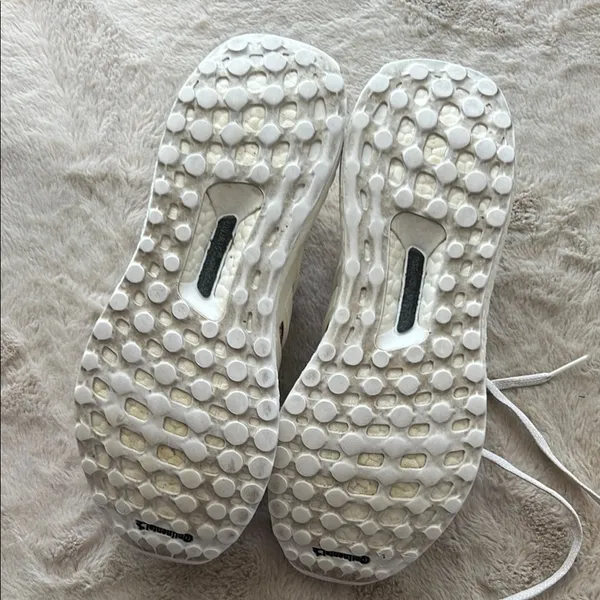 Adidas Women's Ultra Boost Pink and White Sneakers - Image 12