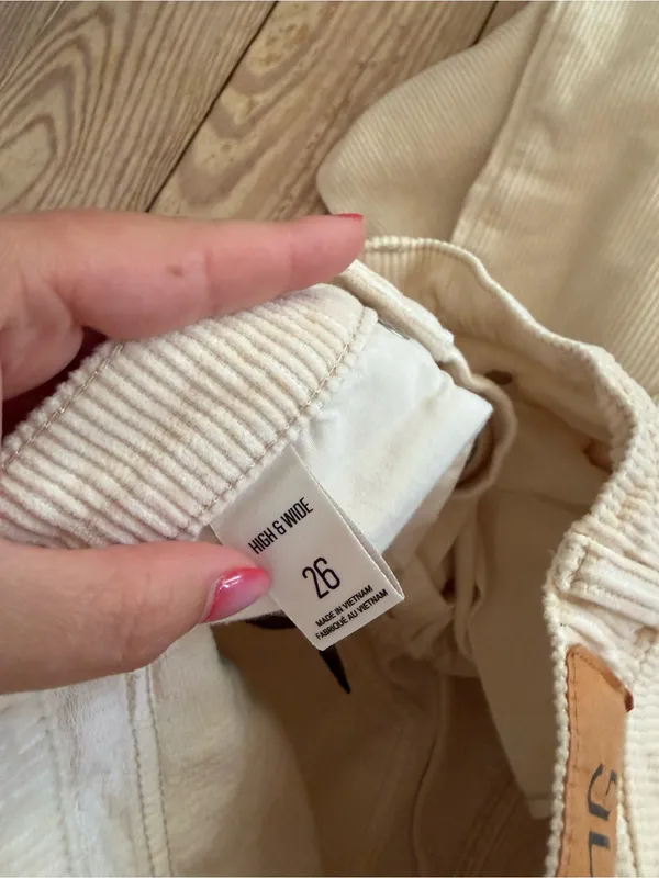 BDG High & Wide Corduroy Pants Size 26 - Image 4