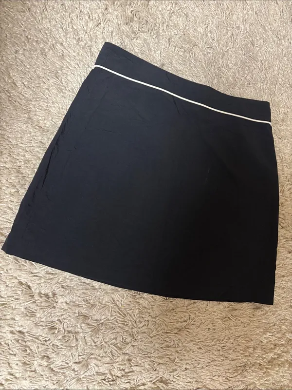 Patagonia Black Mini Skirt with White Trim - Image 9