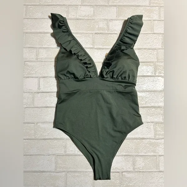 NWOT - H&M Woman’s One Piece Vacation Swimsuit in Dark Green Size Medium - Image 2