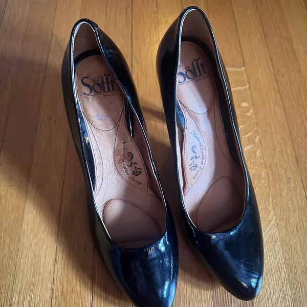 Sofft Classic Black Patent Leather Heels, Size 8.5 - Image 2