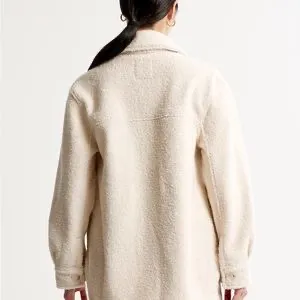 Abercrombie & Fitch Women’s Cream Sherpa Jacket Size Medium - Image 2