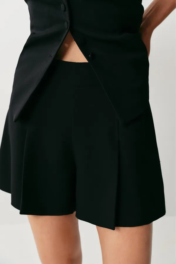 ZARA Black Shorts High-Waisted - Image 2