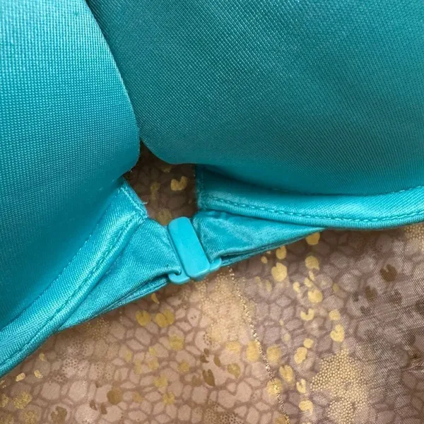 Victorias Secret Under Water Blue Front Clip Very Sexy Push Up Bra 32D - Image 3