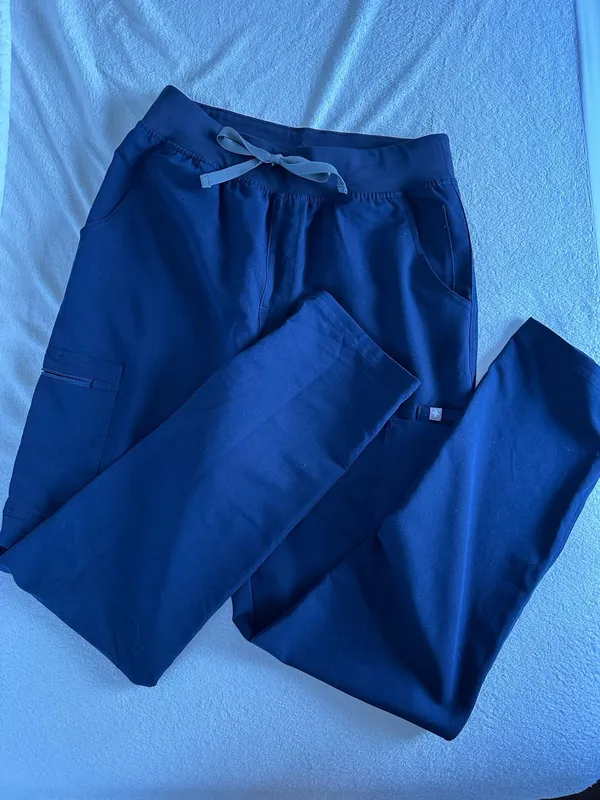 FIGS Yola Scrub Pants High-Waisted - Image 3