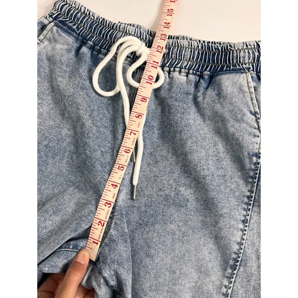 RISEN Light Wash Denim Slouchy Cropped Barrel Wide Leg Jeans Size Small - Image 5