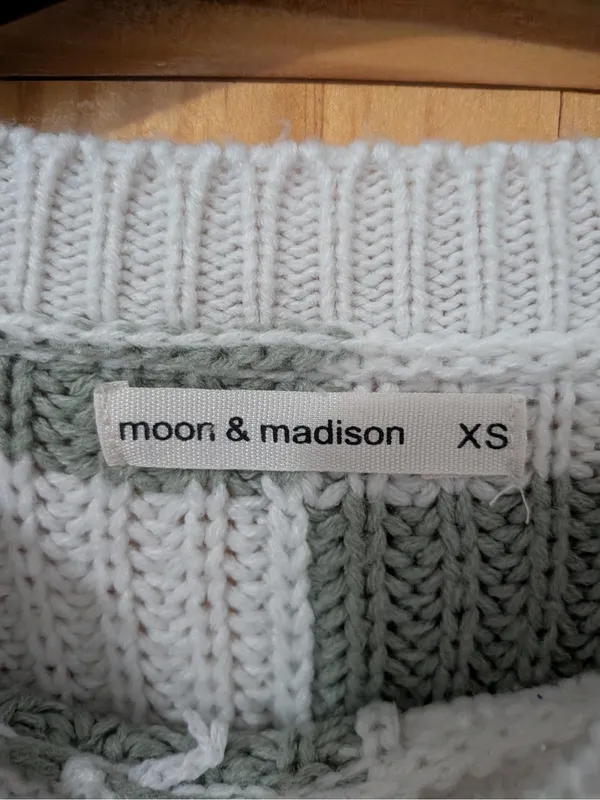 Moon & Madison Green White Colorblock Chunky Knit Sweater Size XS - Image 2