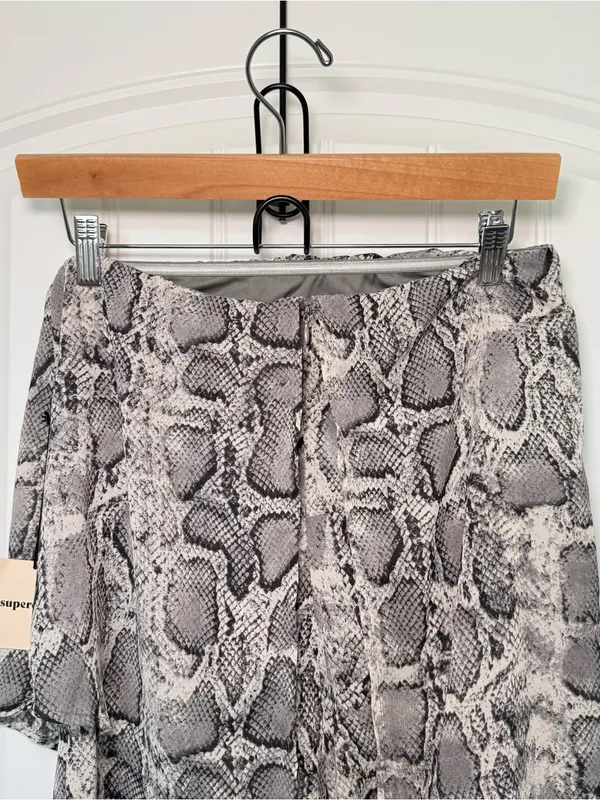 Superdown Women’s Small Gray Snake Print Draped Jumpsuit Romper Asymmetrical Y2K - Image 6