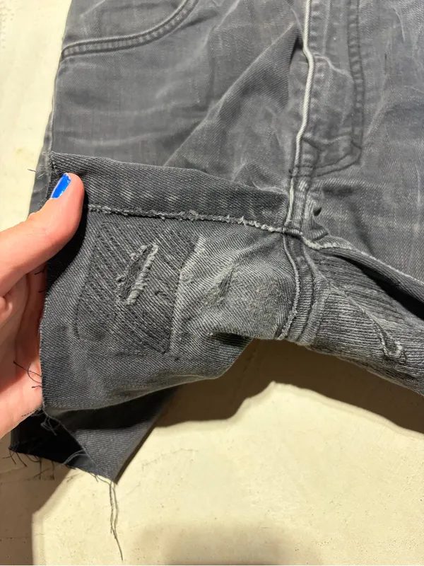 imogene + willie Elizabeth cutoff denim shorts hole 26 - Image 6