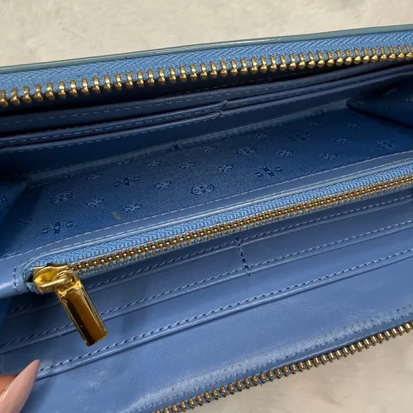 TORY BURCH Blue Patent Leather Zip Around Wallet - Image 6