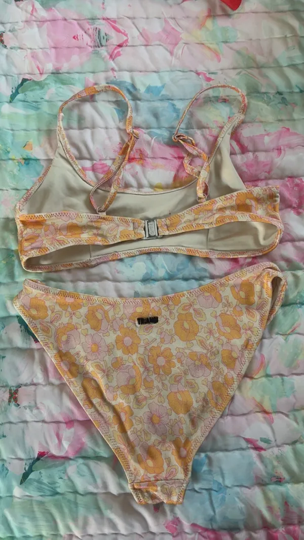 Triangl Bikini - Image 2