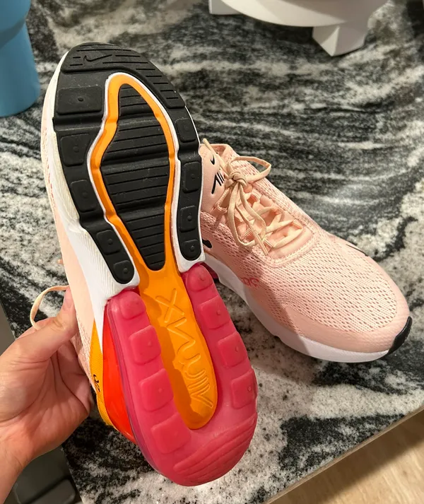 Nike Air Max 270 Shoes - Image 3