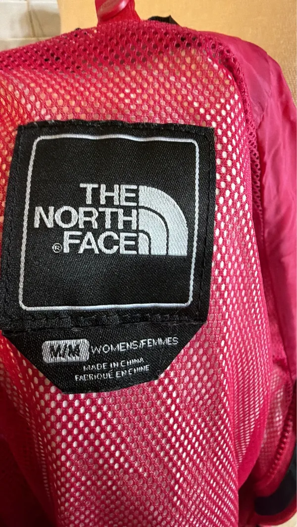 The North Face Pink & BlackThe North Face Pink & Black Hooded Windbreaker Jacket - Image 9