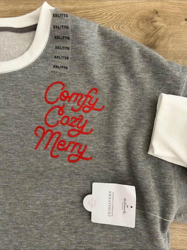 Hallmark Channel Comfy Cozy Merry Gray Sweatshirt, Size XXL, NEW - Image 4