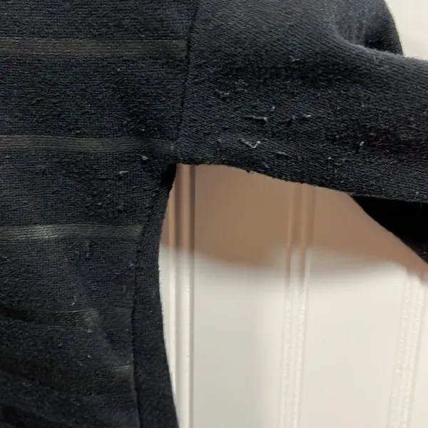 Fabletics black logo crewneck sweatshirt - Image 4