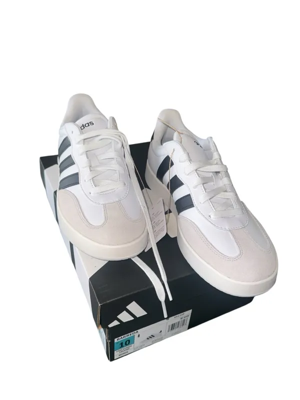 NWT NIB adidas Barreda White Black Low-Top Sneakers Suede Trim Lace UP 10 - Image 3