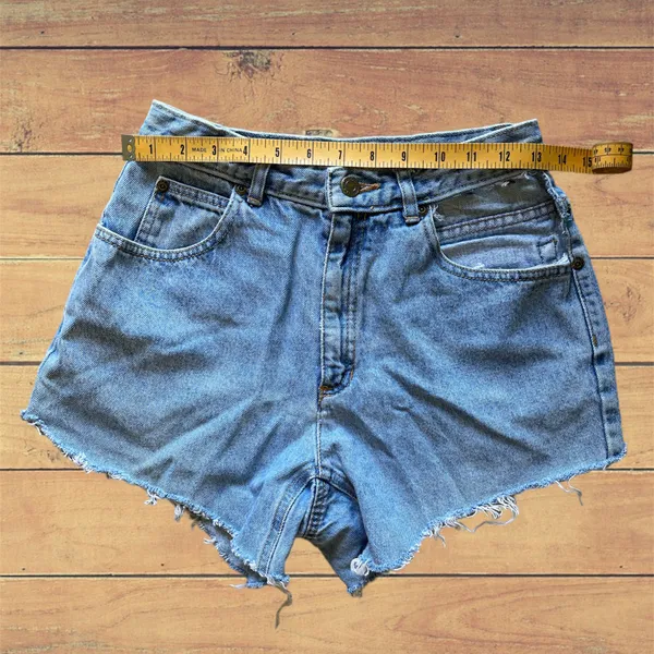 Vintage High Waisted Shorts with Window Pocket - Image 2