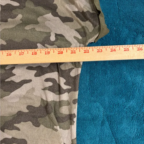 🪖 Lucky Brand Camo Print Soft Knit Tee – Size XL - Image 3