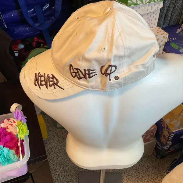 Distressed hat White - Image 2