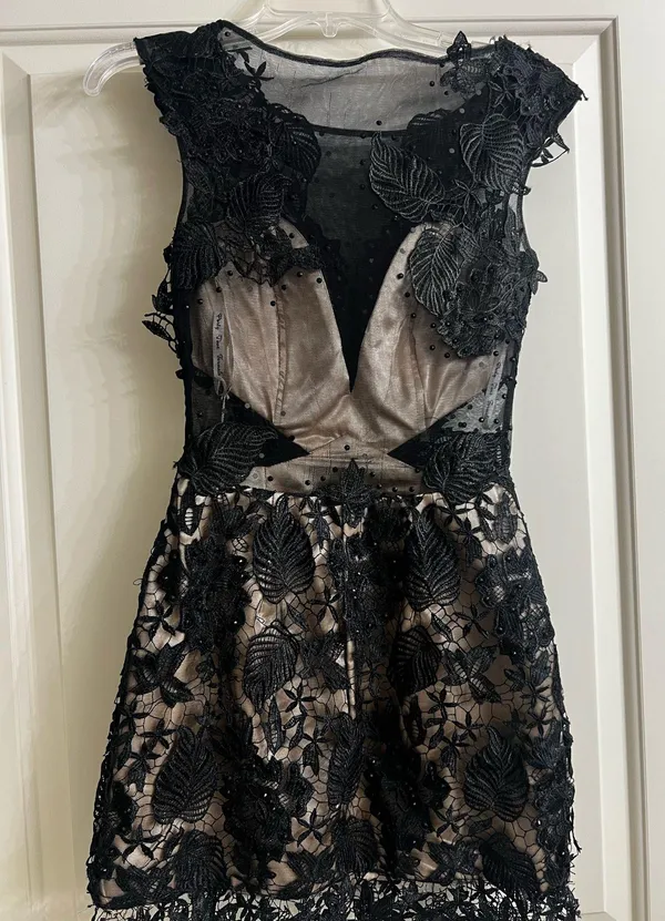 Black and Nude Mini Dress Size 4 - Image 3