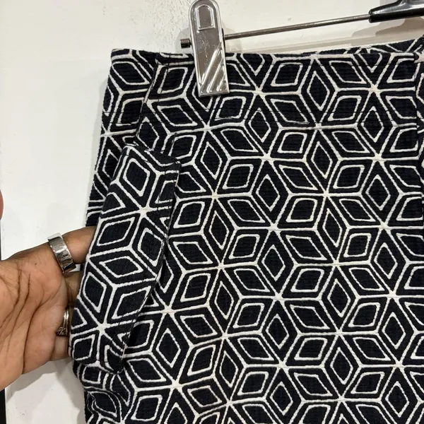 Talbots Black White Geometric Pencil Skirt Size 6 Pockets Career Office - Image 3