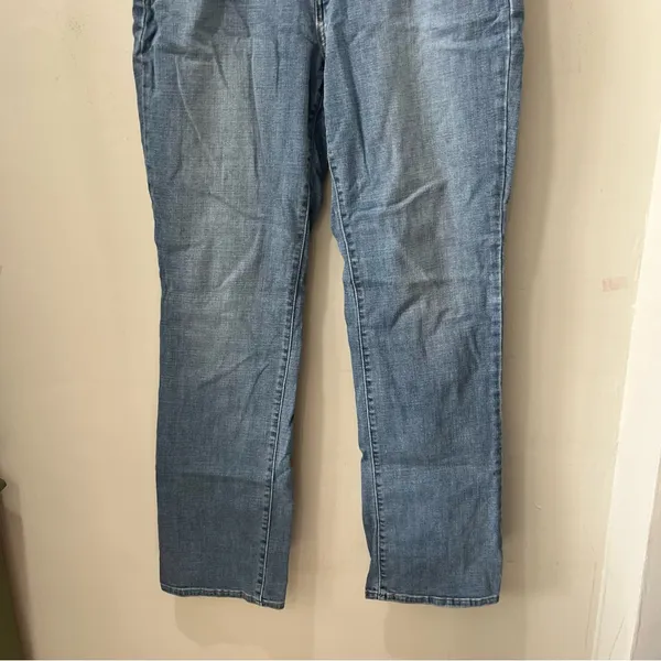Levi's 505 Straight Leg Women's size 14‎ Regular Wash Blue Denim Jeans W34 L42 - Image 2